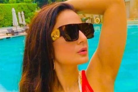 ameesha patel sexy video|Ameesha Patel is hotness overloaded in latest photos, flaunts her。